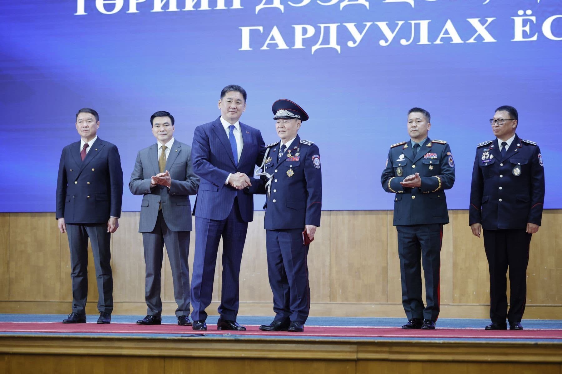 МОНГОЛ УЛСЫН ЕРӨНХИЙЛӨГЧ, ЗЭВСЭГТ ХҮЧНИЙ ЕРӨНХИЙ КОМАНДЛАГЧ У.ХҮРЭЛСҮХ ДОТООД ХЭРГИЙН ИХ СУРГУУЛИЙН БАГШ, АЛБАН ХААГЧИДТАЙ УУЛЗЛАА 
