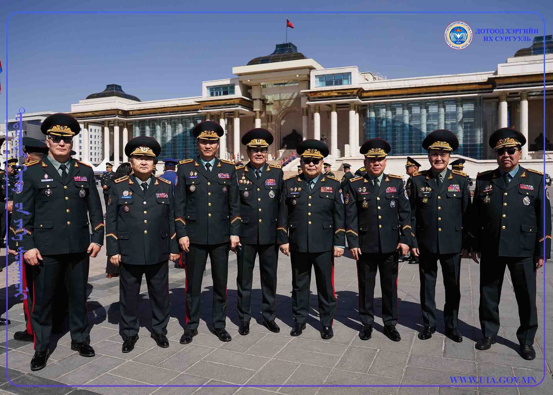 Монгол Улсын Ерөнхий сайд Н.Учрал алтан мөрдөст генералууддаа хүндэтгэл үзүүллээ